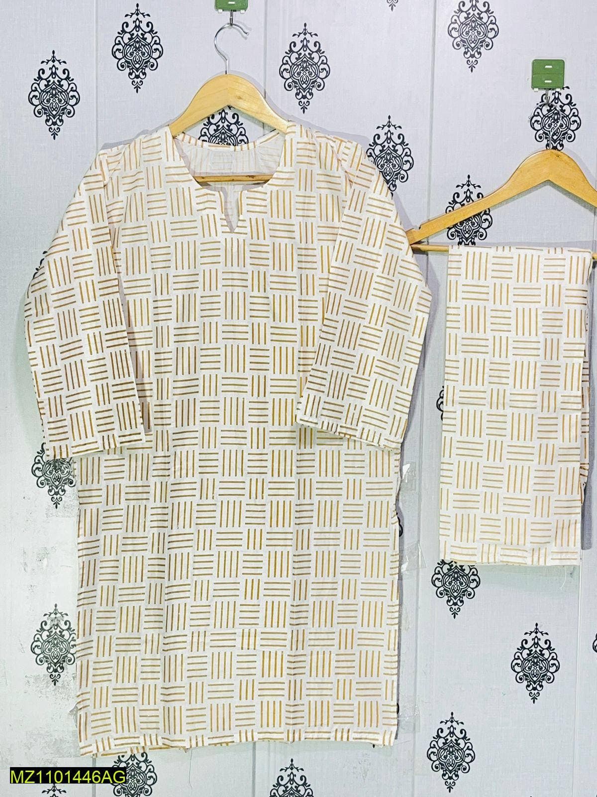 Yellow-line Suit